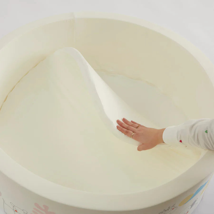 Montessori Ball Pit | Ball Pool | Thick Inner Floor Mat | 200 FREE balls | 90 x 90 x 30cm | Safari Animals